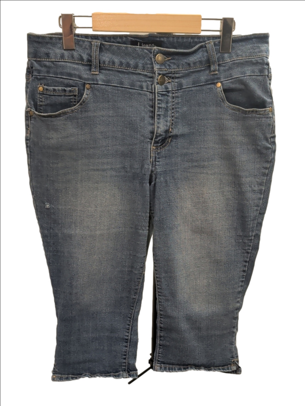 d. Jeans Womens 12 Mid-Blue Wash Button Fly Cropped Denim Capris